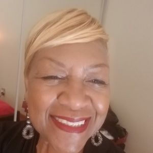 Meet your Posher, Connie